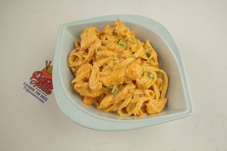 Shrimp and chicken creamy pasta maxi