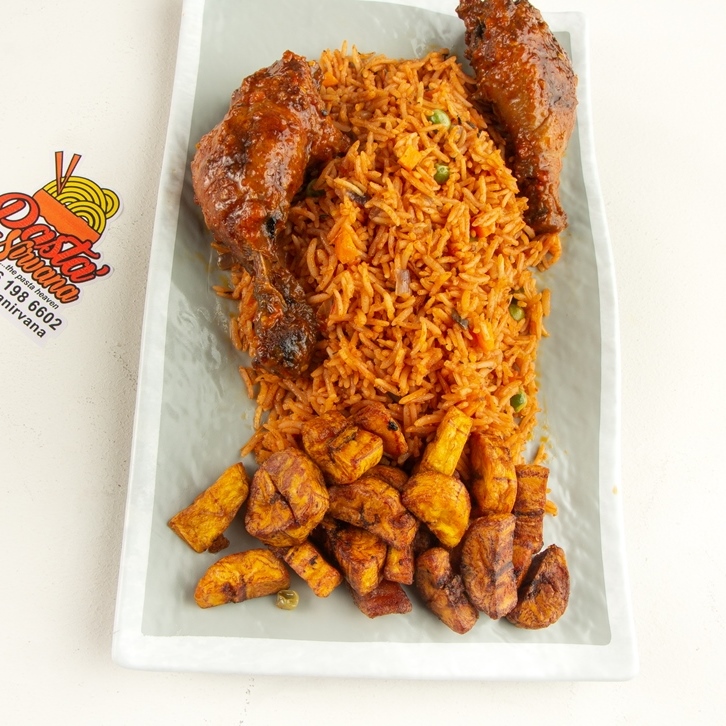 Jollof Rice with chicken maxi